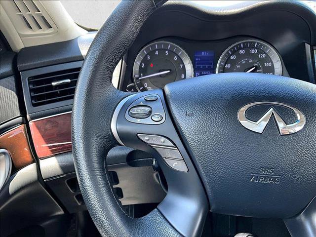 Used 2018 INFINITI Q70 Luxe RWD image 18