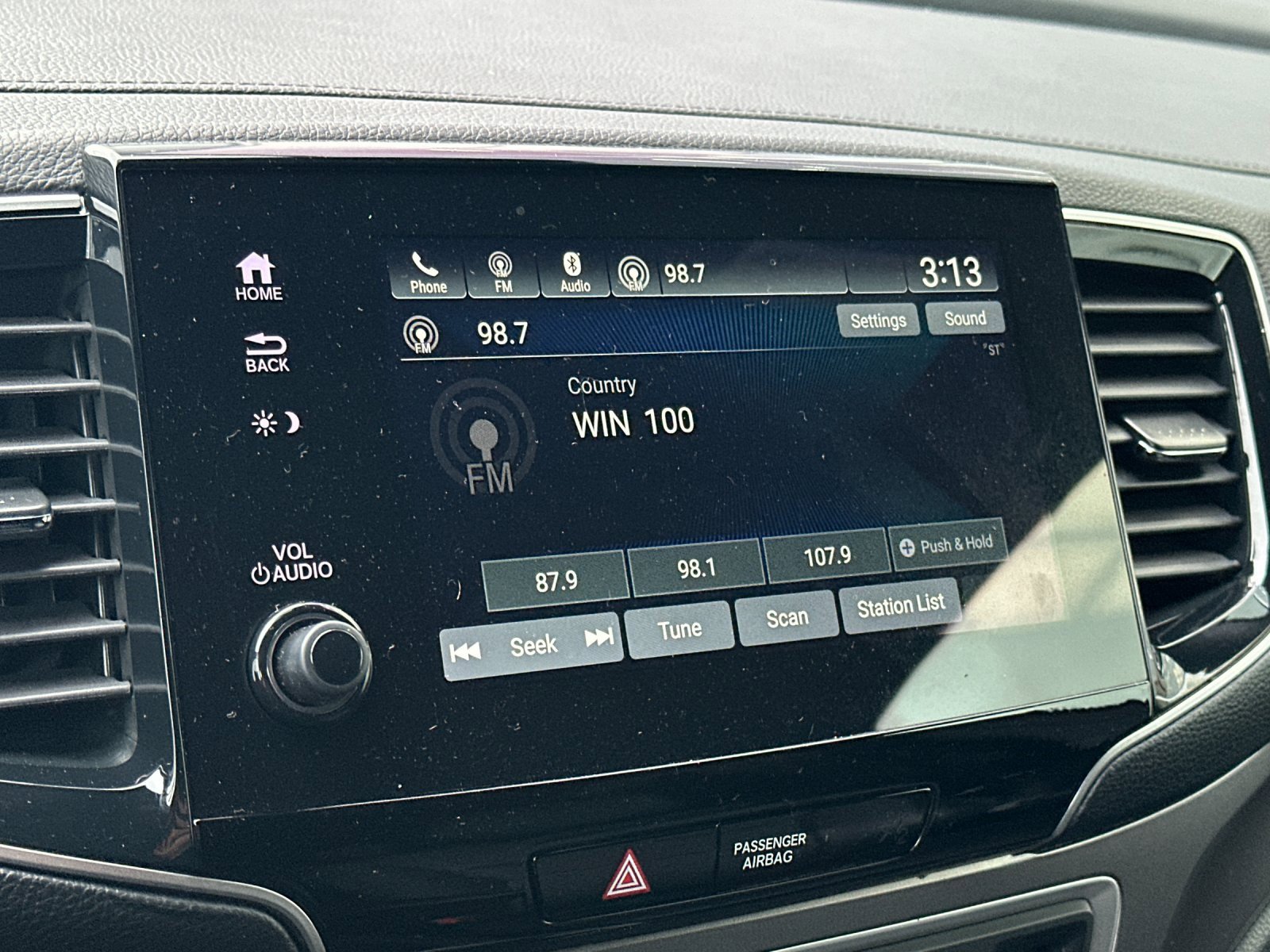 Used 2023 Honda Passport EX-L image 17