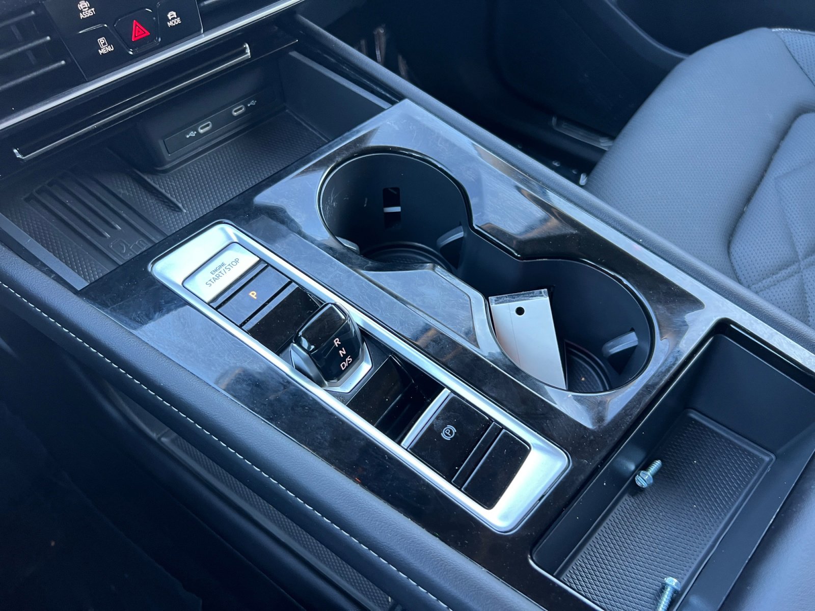 Used 2025 Volkswagen Atlas SE image 14