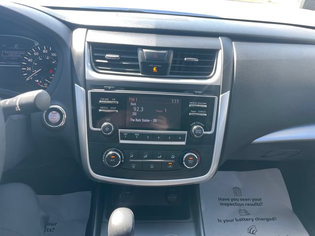 Used 2016 Nissan Altima 2.5 SR w/ LED Appearance Package FWD image 12