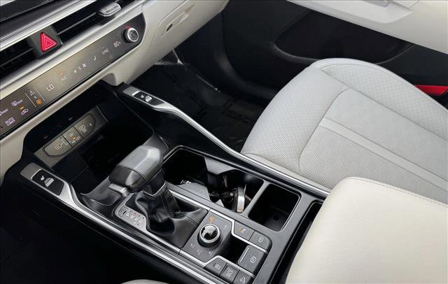 Used 2024 Kia Sorento S w/ Panoramic Sunroof Package image 17