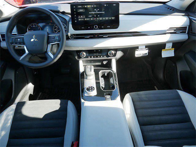 New 2026 Mitsubishi Outlander SE image 7
