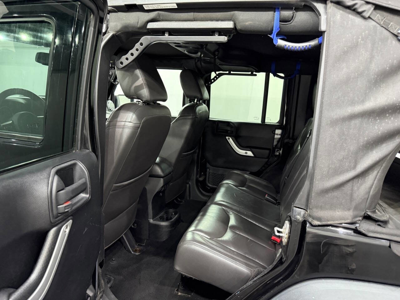 Used 2016 Jeep Wrangler Unlimited Rubicon w/ Max Tow Package image 32