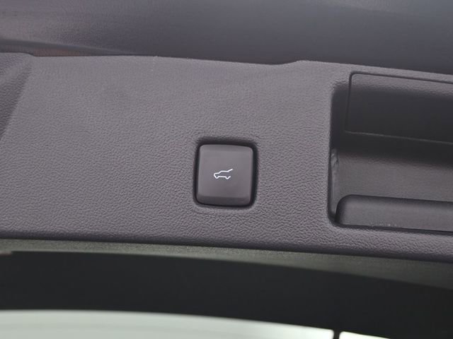 Used 2025 Ford Escape SE image 29