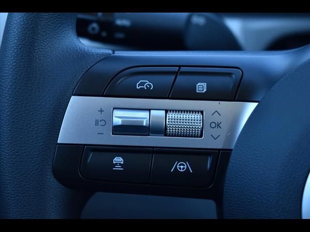 Certified 2025 Hyundai Tucson SE FWD image 22