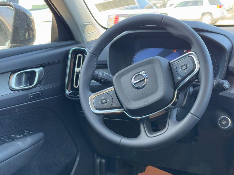 New 2026 Volvo XC40 B5 Core w/ Climate Package AWD/4WD image 7