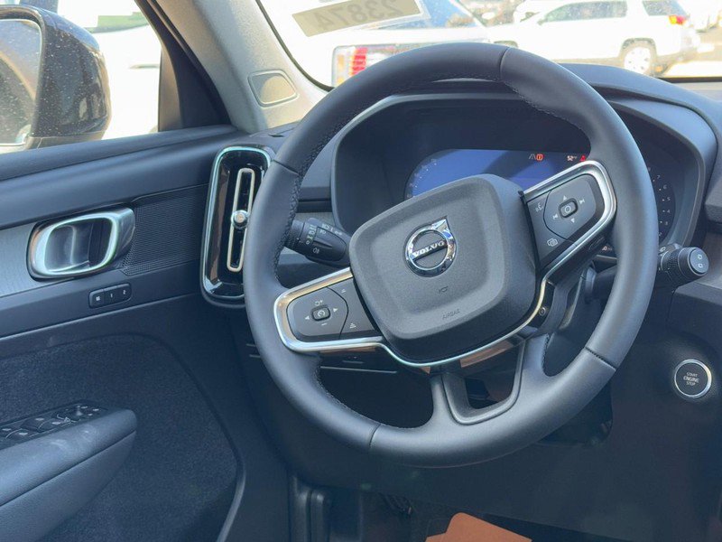 New 2026 Volvo XC40 B5 Core w/ Climate Package image 7