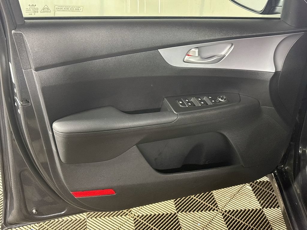 Certified 2024 Kia Forte LXS FWD image 11