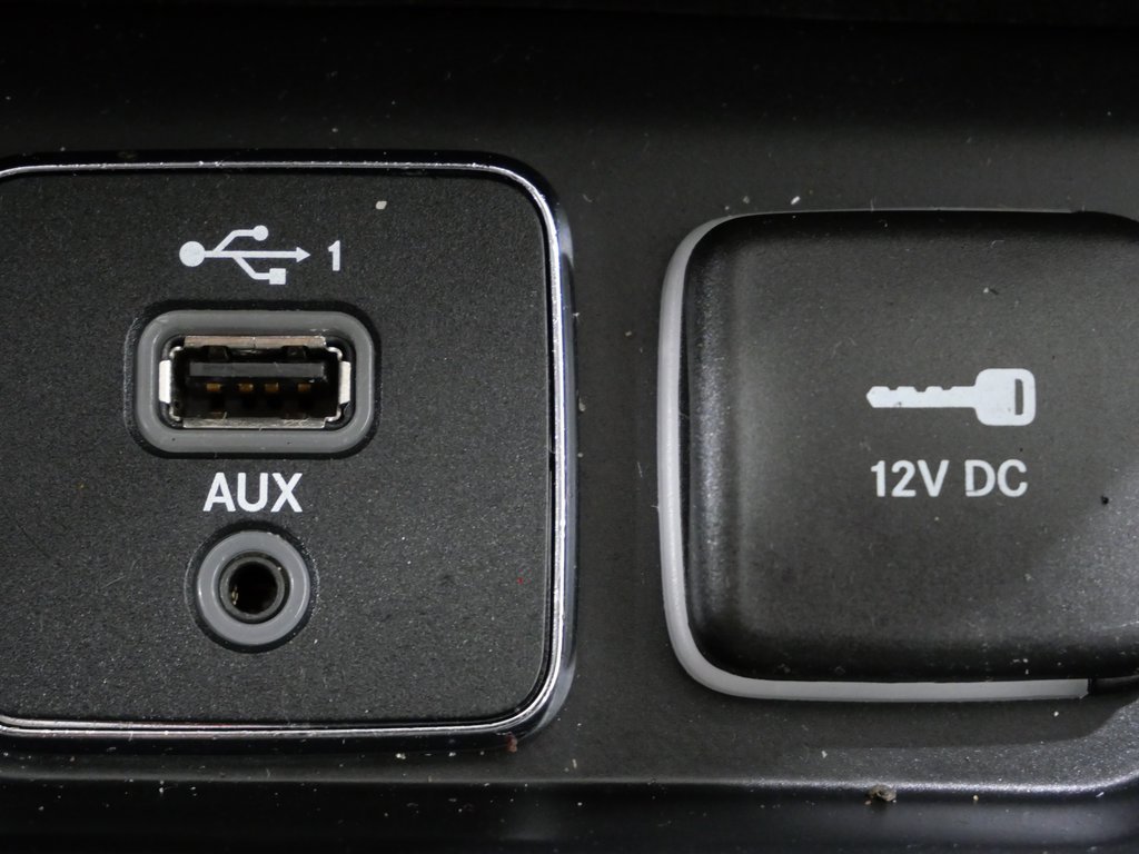 Used 2019 Jeep Cherokee Latitude Plus image 21