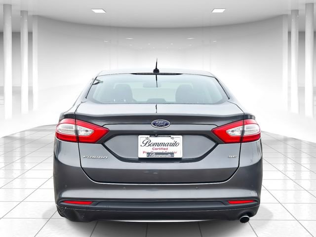 Used 2015 Ford Fusion SE image 4