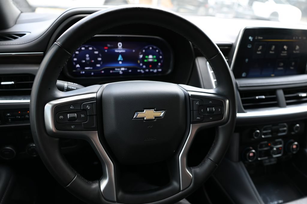 Used 2023 Chevrolet Suburban LT RWD image 9