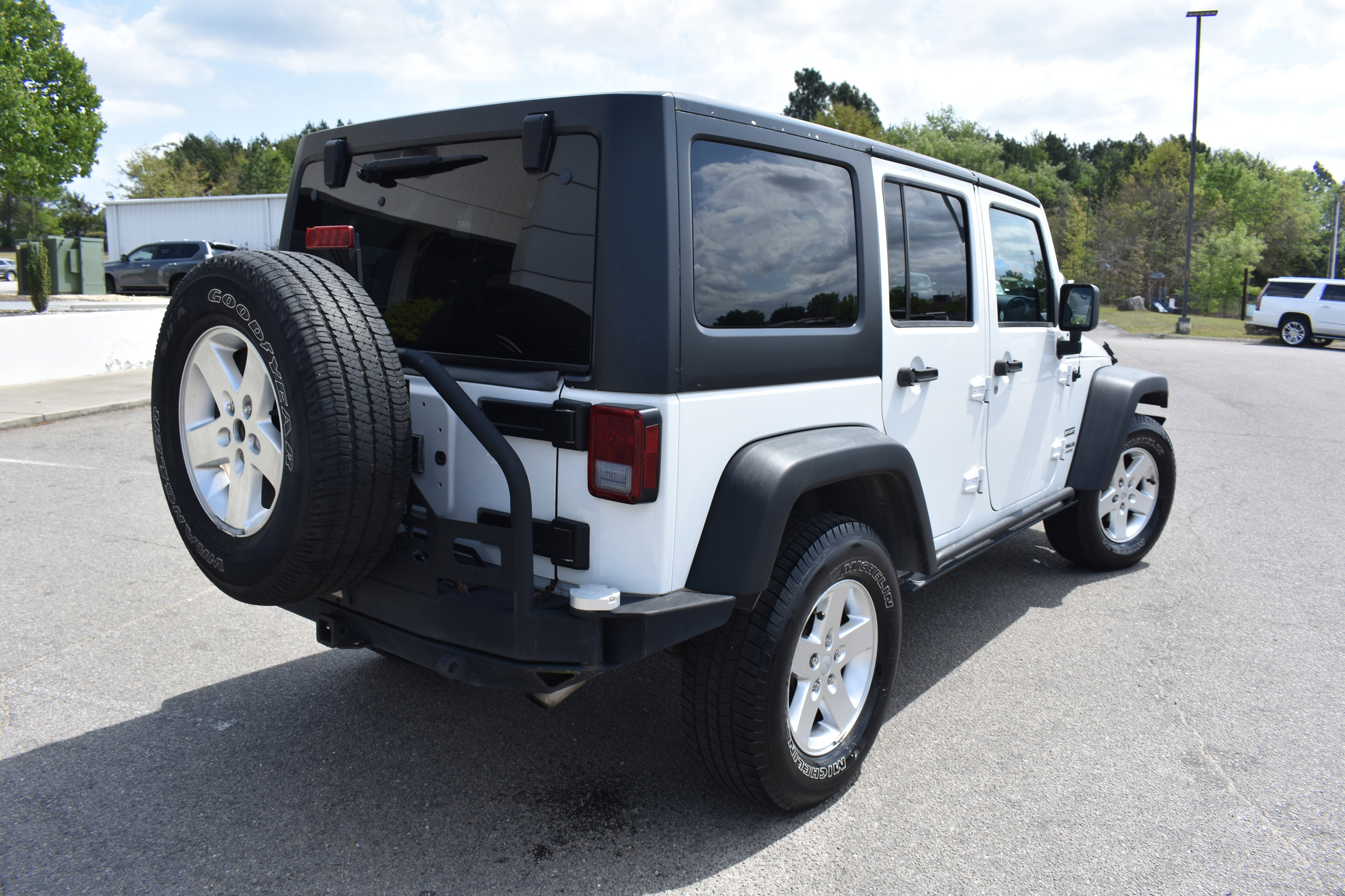 Used 2013 Jeep Wrangler Unlimited Sport image 9