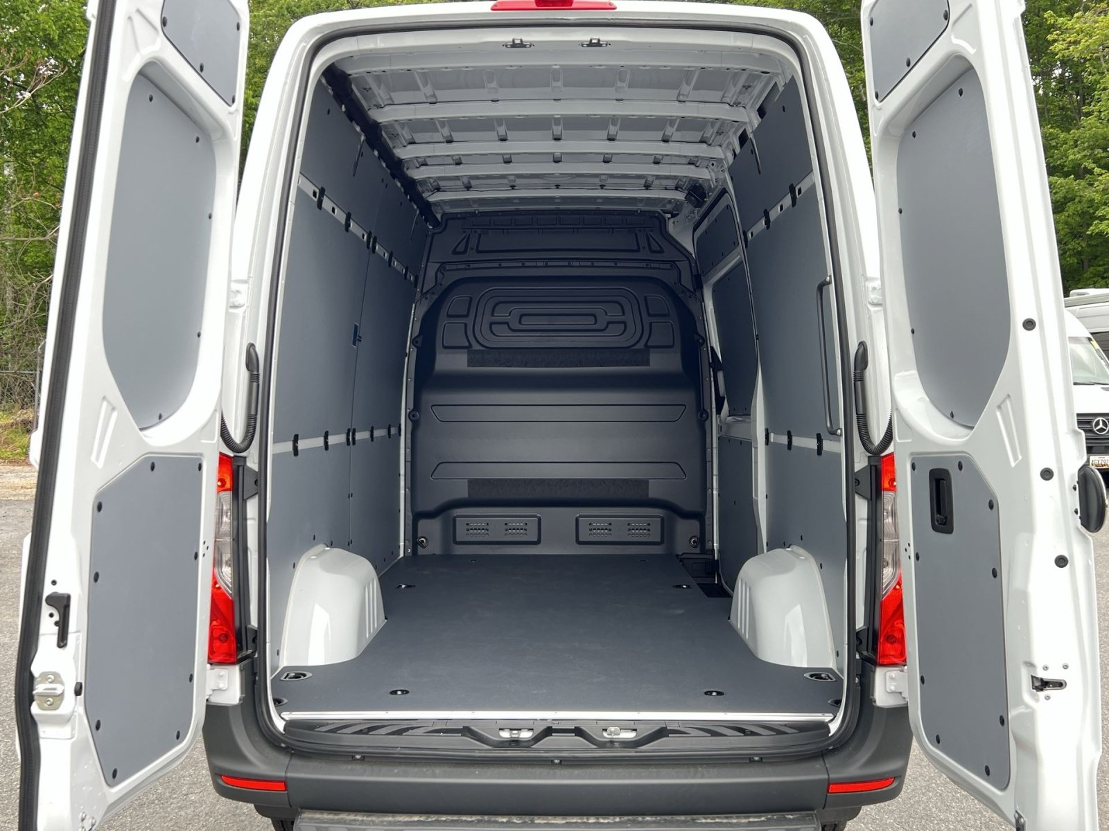 New 2026 Mercedes-Benz Sprinter 2500 image 32
