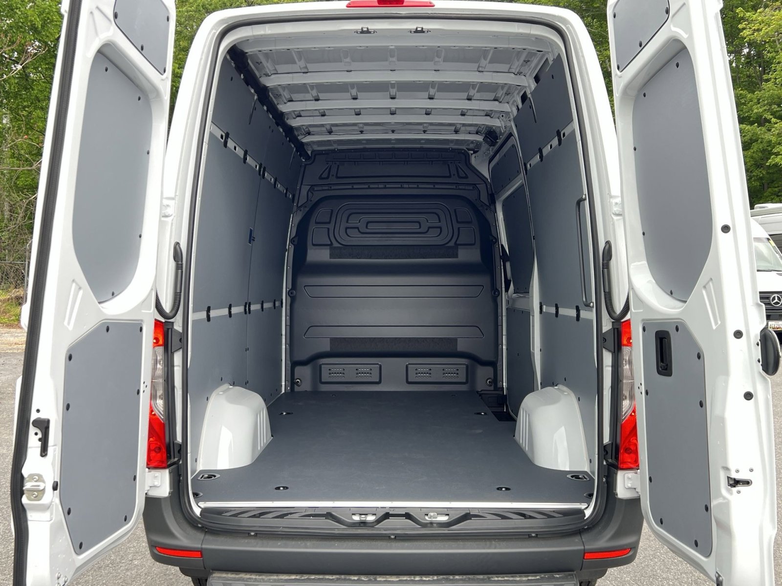 New 2026 Mercedes-Benz Sprinter 2500 image 32