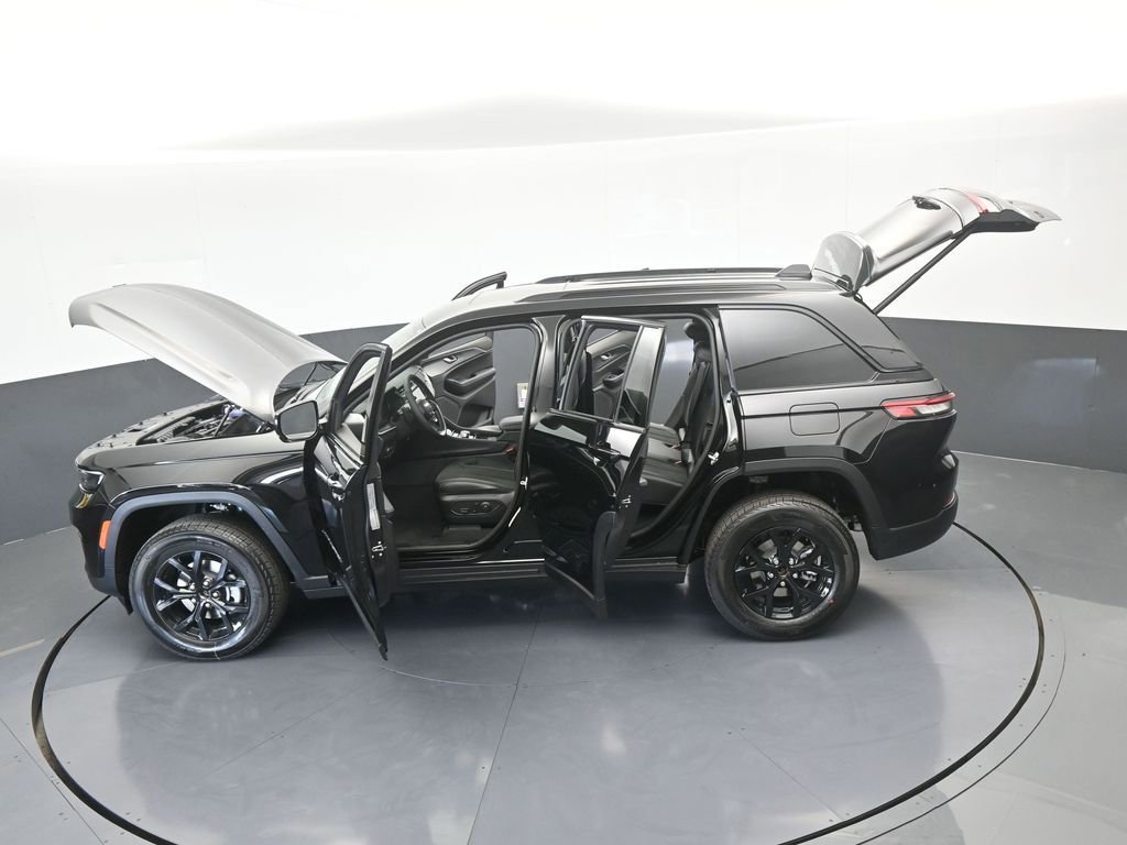 New 2025 Jeep Grand Cherokee Laredo image 57