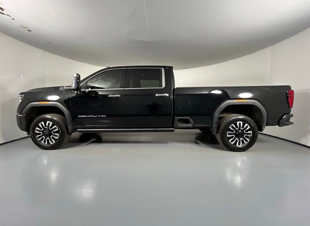 Used 2024 GMC Sierra 3500 Denali Ultimate AWD/4WD image 4