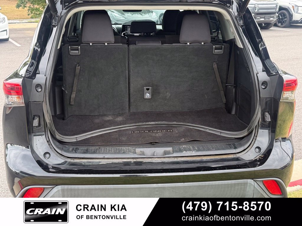 Used 2022 Toyota Highlander LE AWD/4WD image 31