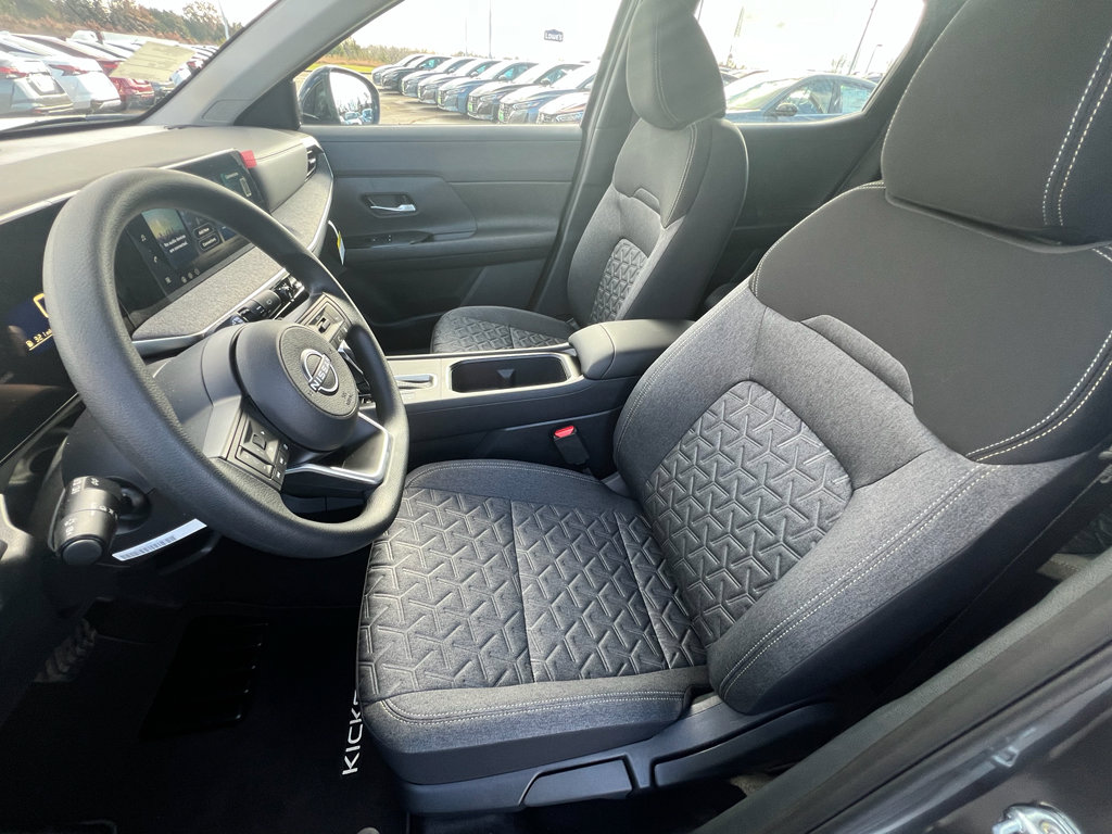 New 2026 Nissan Kicks SV w/ SV Premium Package image 10