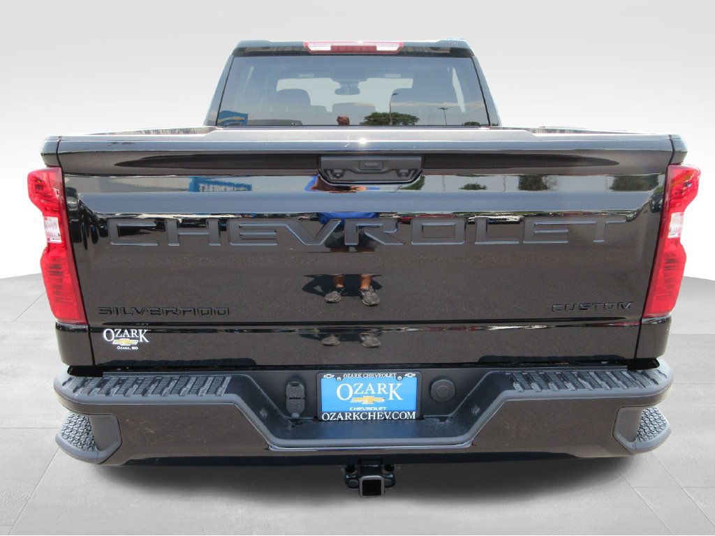 New 2026 Chevrolet Silverado 1500 Custom w/ Turbomax Blackout Package AWD/4WD image 4