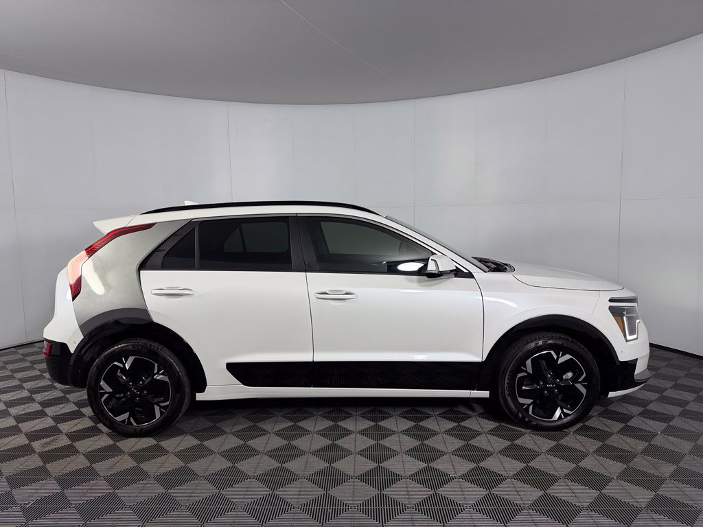 Used 2023 Kia Niro Wave FWD image 5