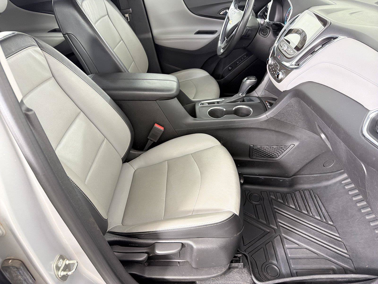 Used 2018 Chevrolet Equinox Premier FWD image 11