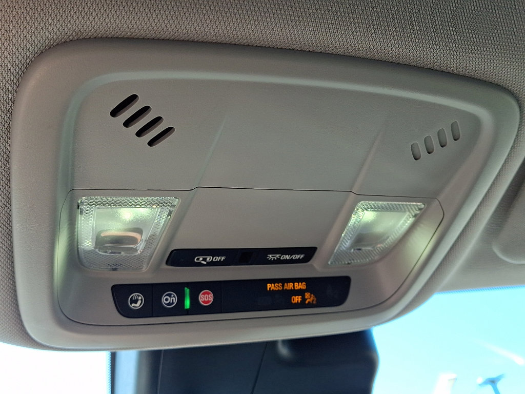 Used 2025 Chevrolet Malibu LT FWD image 32