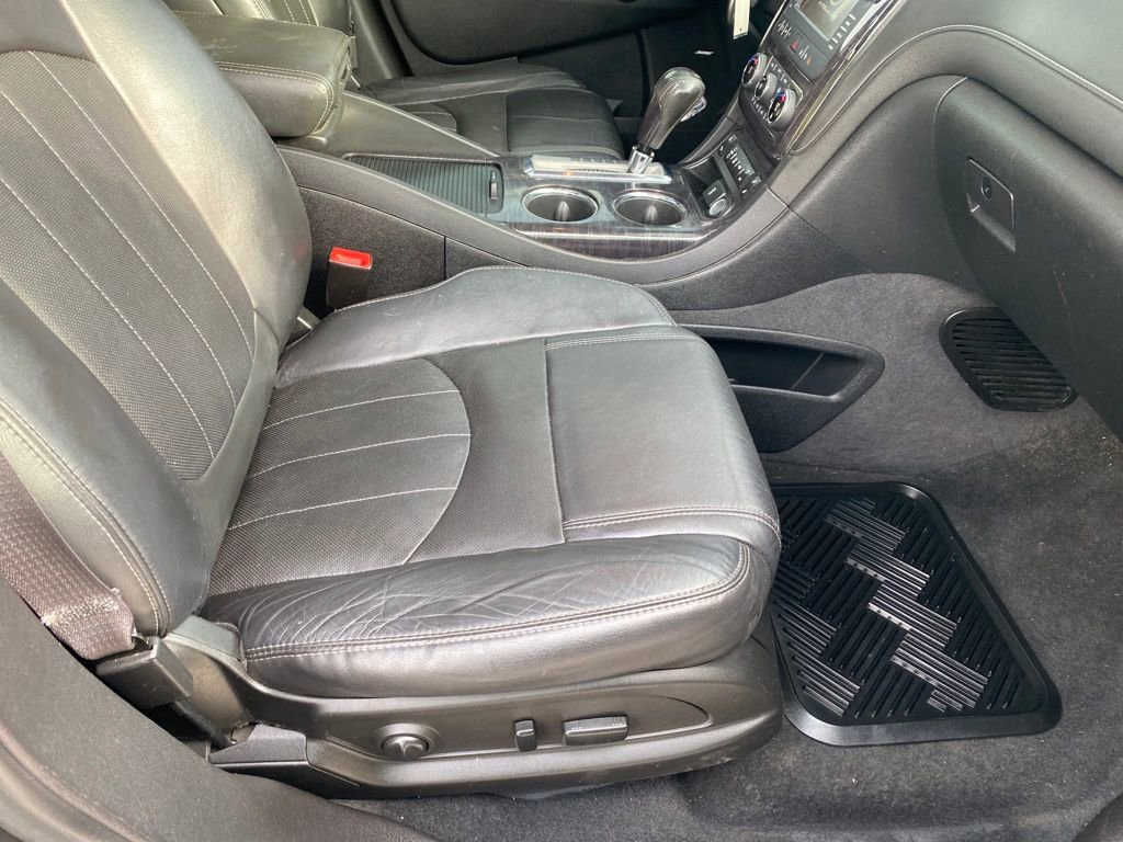 Used 2015 Buick Enclave Leather image 9
