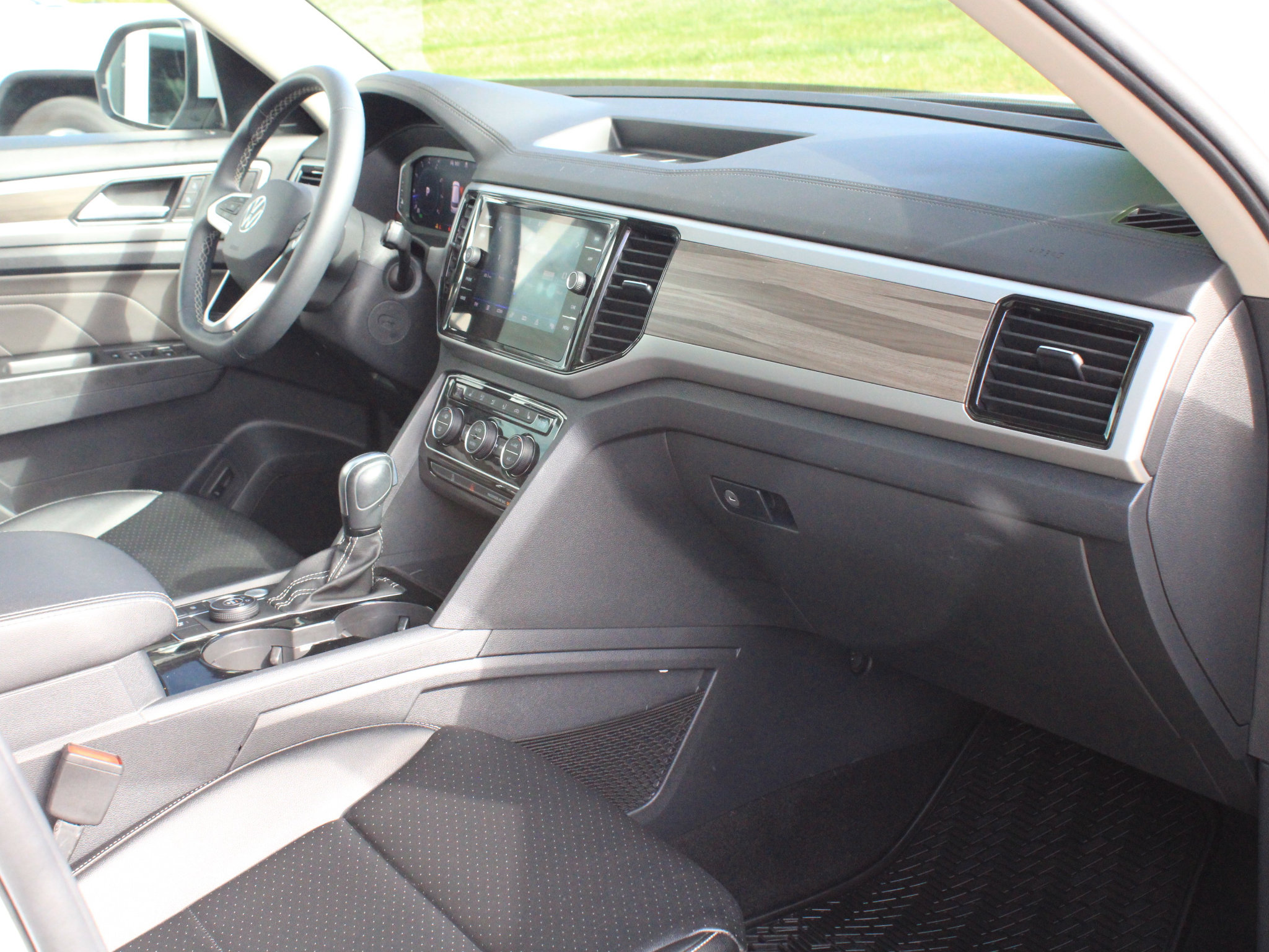 Used 2023 Volkswagen Atlas SEL AWD/4WD image 27