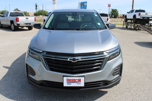 Used 2024 Chevrolet Equinox LS w/ LS Convenience Package FWD image 2