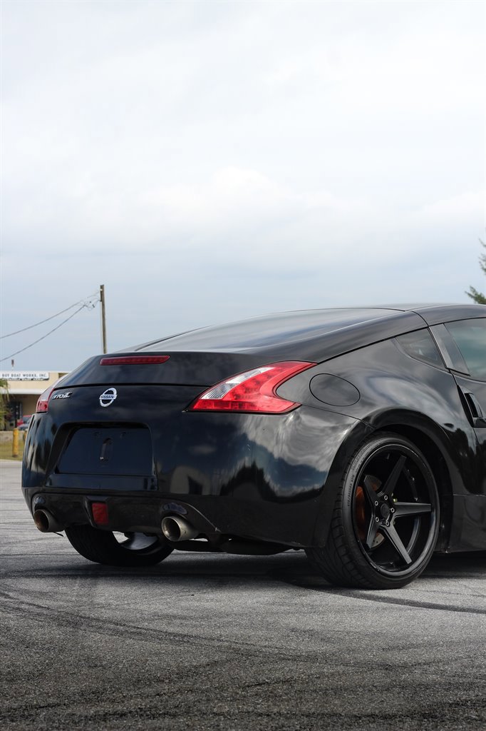 Used 2017 Nissan 370Z Sport image 4