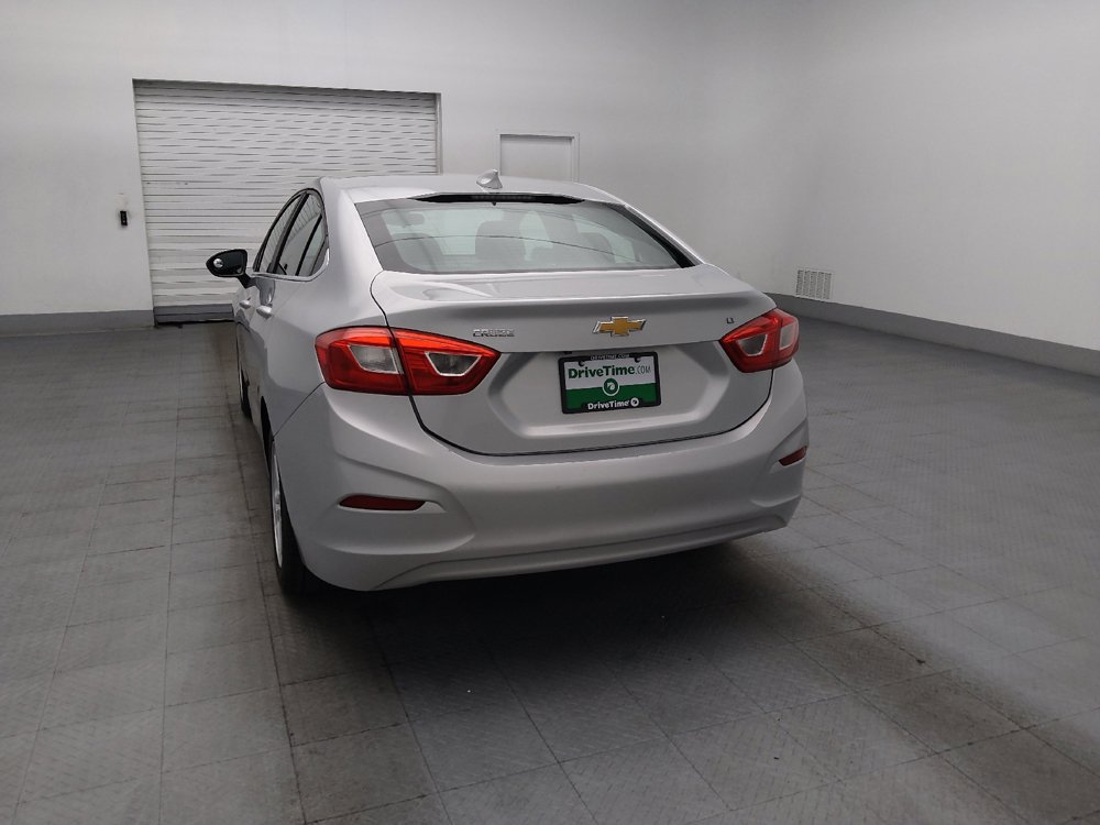 Used 2017 Chevrolet Cruze LT w/ Convenience Package FWD image 6