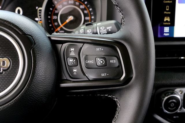 Used 2025 Jeep Wrangler Unlimited Sport AWD/4WD image 13