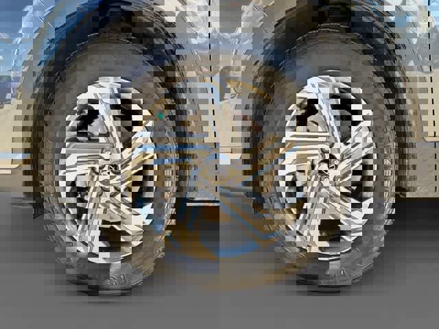 Used 2023 Hyundai Santa Fe SEL image 9