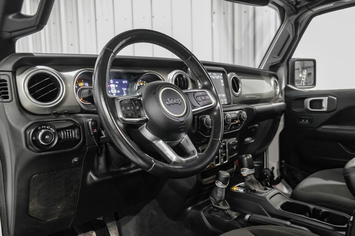 Used 2018 Jeep Wrangler Unlimited Sahara image 14