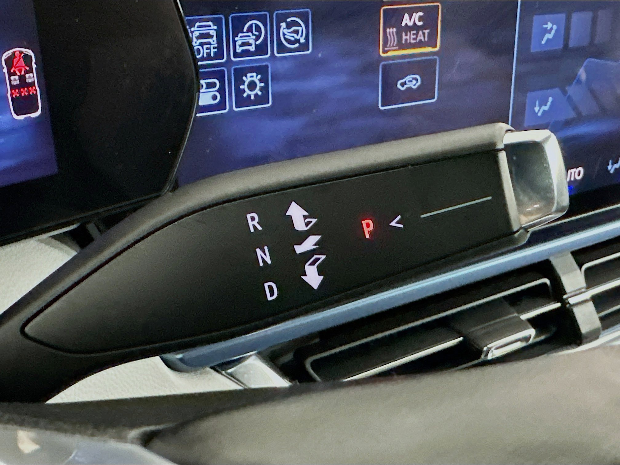 Used 2025 Chevrolet Equinox EV LT image 25