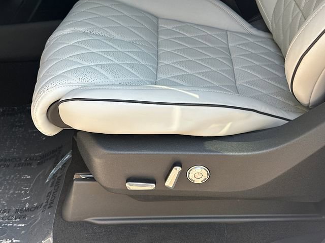 New 2026 Lincoln Navigator Black Label AWD/4WD image 11