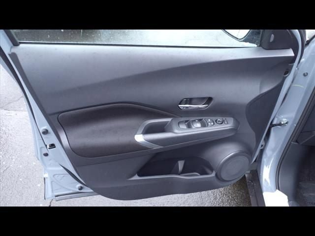 Used 2024 Nissan Kicks SV w/ Exterior Package FWD image 15