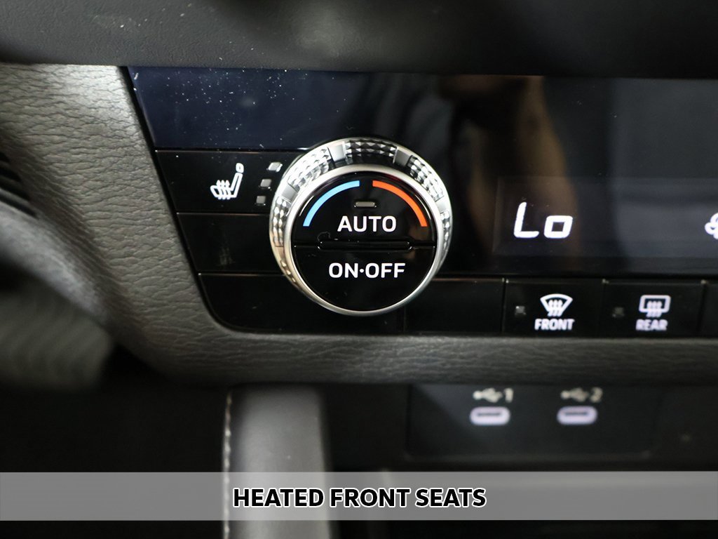 New 2025 Mitsubishi Outlander SE image 9