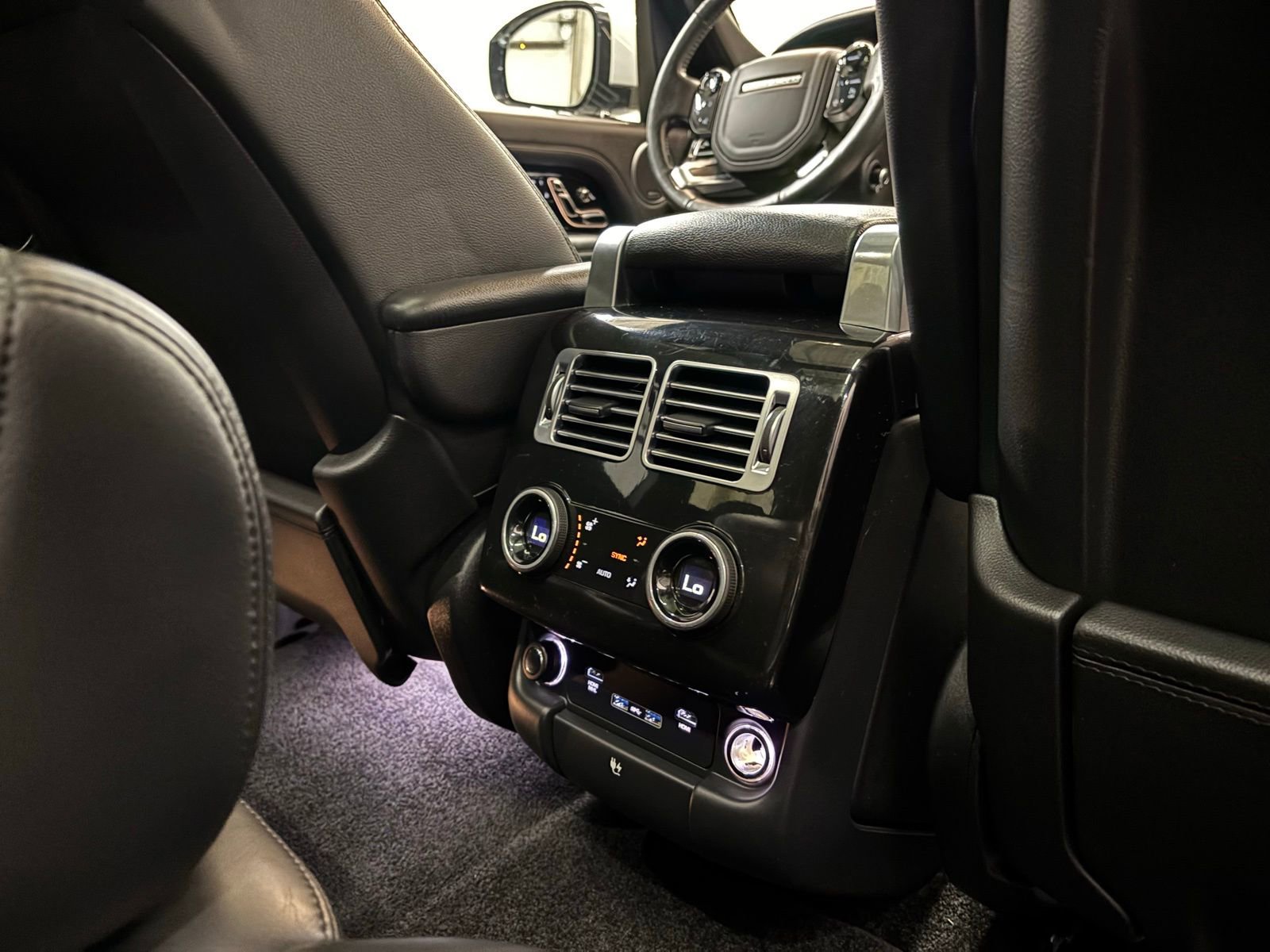 Used 2018 Land Rover Range Rover image 36