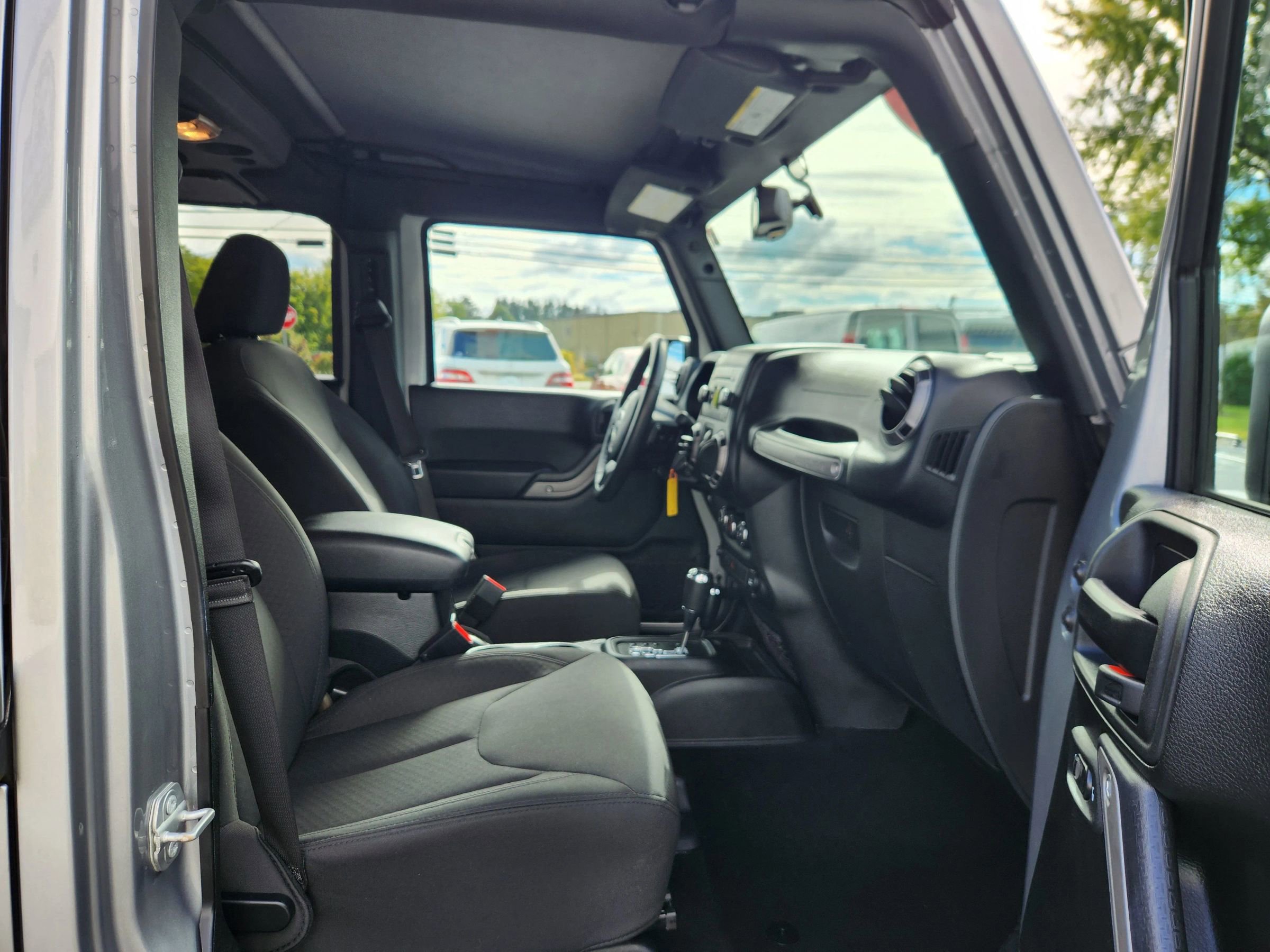 Used 2018 Jeep Wrangler Unlimited Sport S image 33