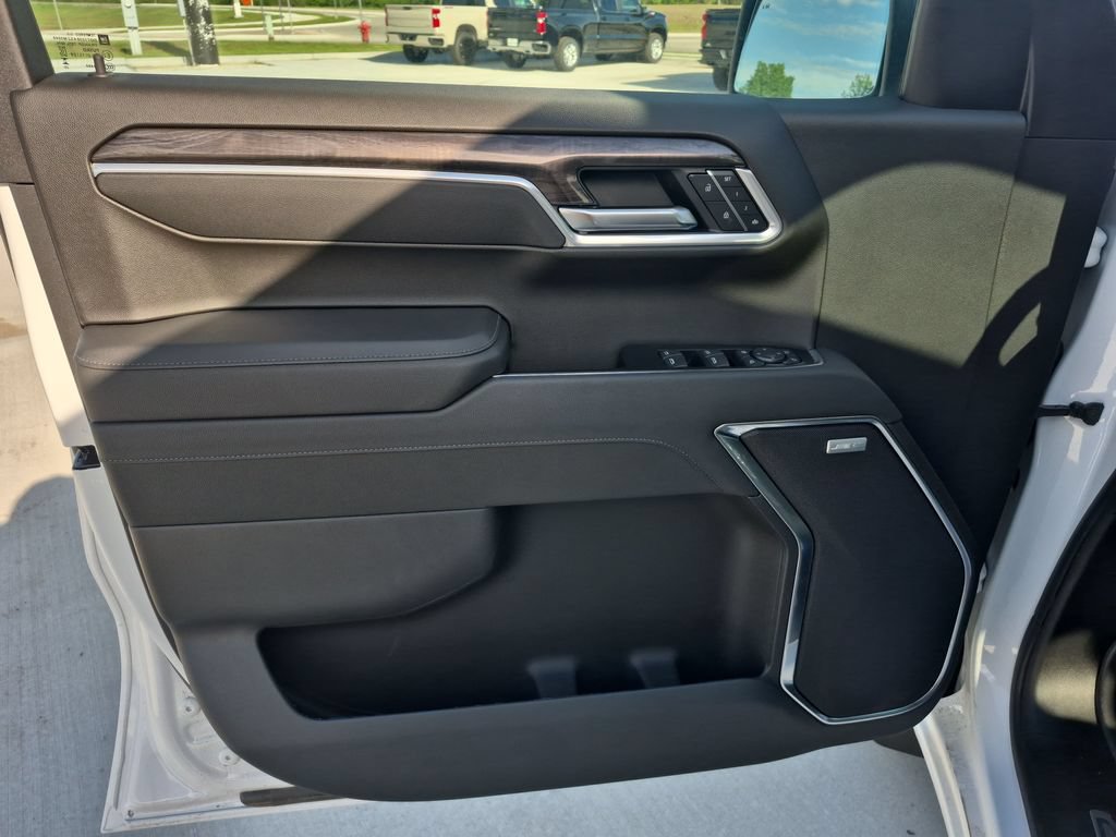New 2026 Chevrolet Silverado 1500 LTZ w/ LTZ Premium Package AWD/4WD image 10