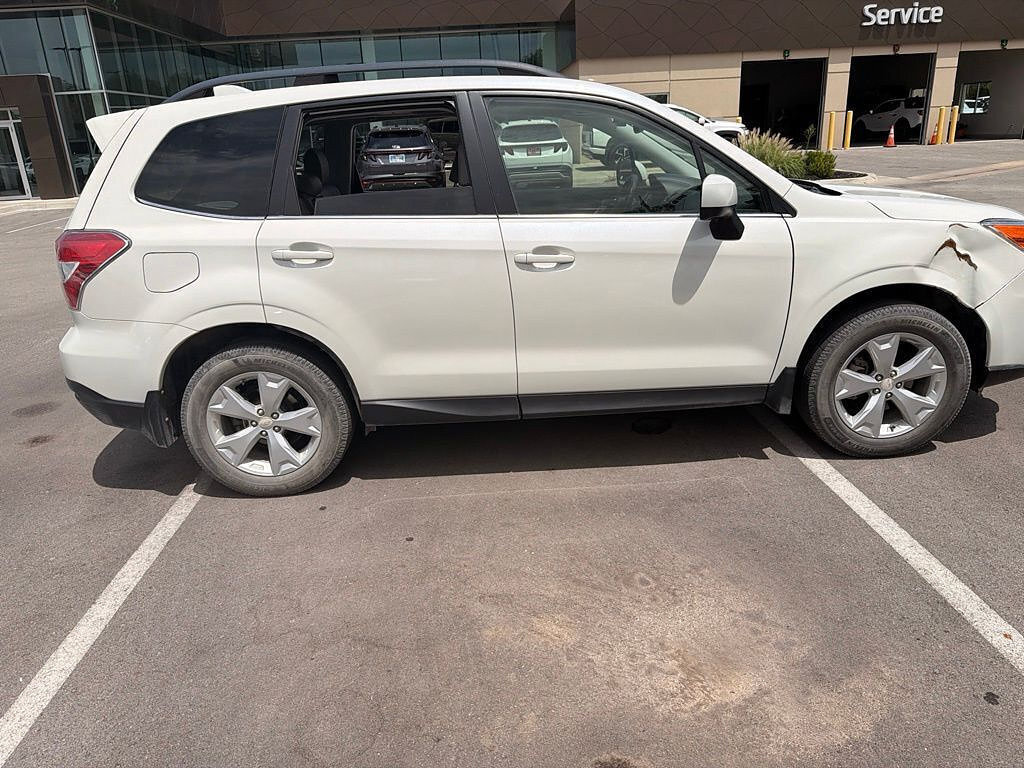 Used 2016 Subaru Forester 2.5i Limited AWD/4WD image 3