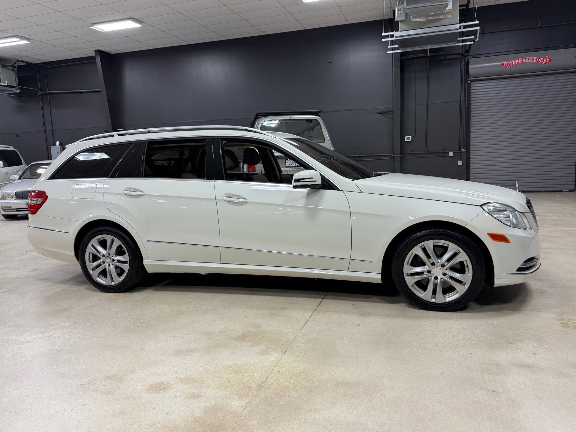 Used 2011 Mercedes-Benz E 350 4MATIC Wagon image 9