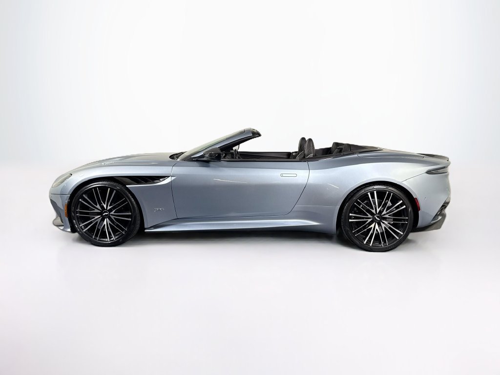 Used 2020 Aston Martin DBS Superleggera Volante RWD image 2