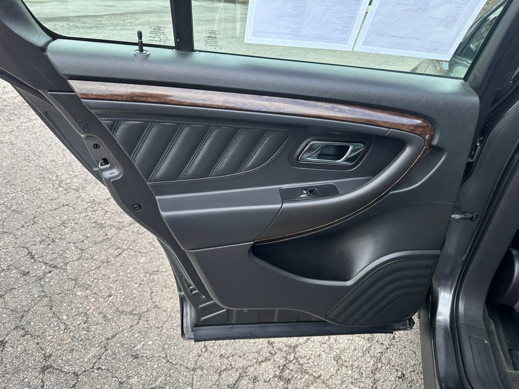 Used 2016 Ford Taurus Limited w/ Equipment Group 301A AWD/4WD image 27