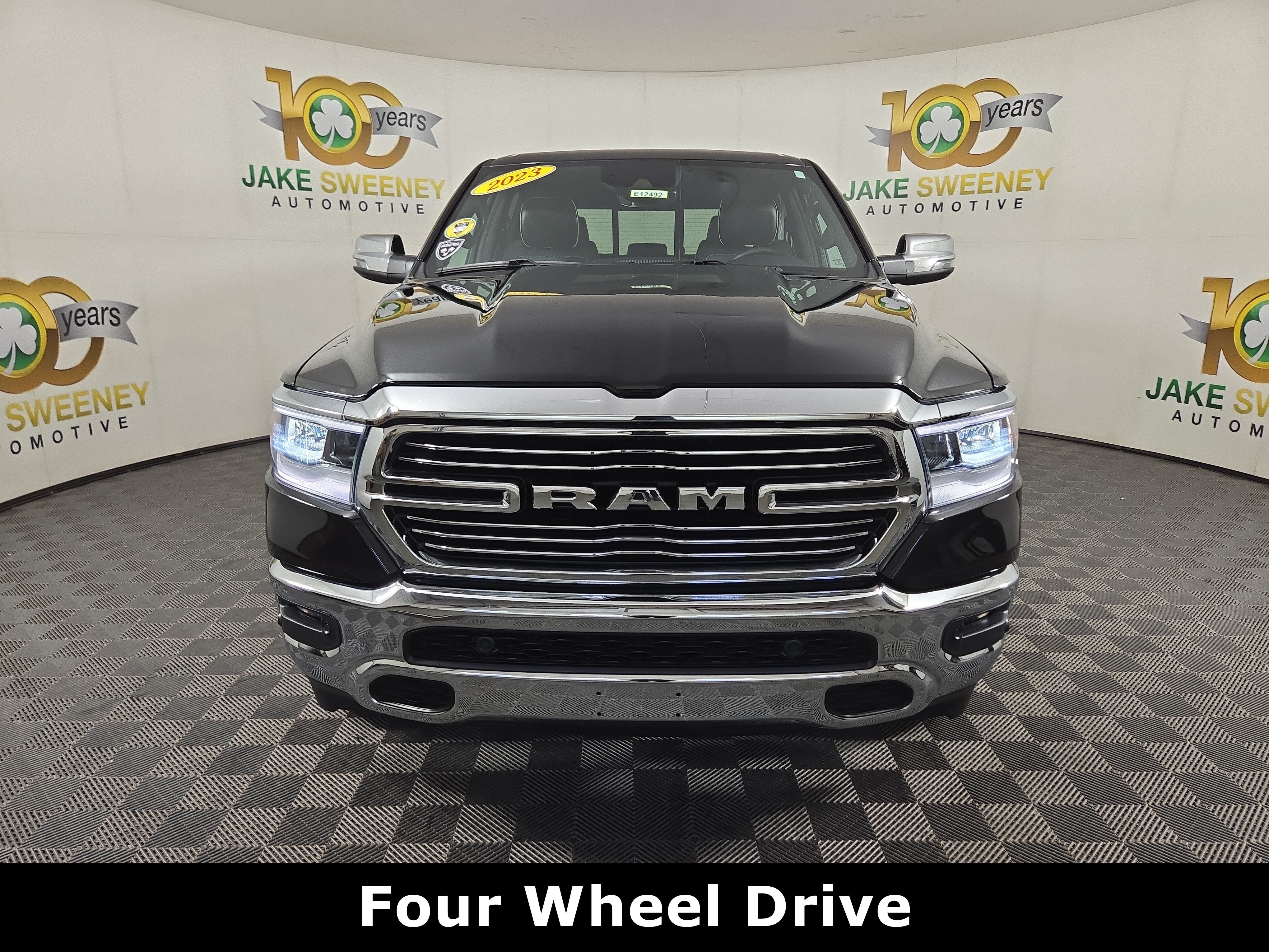 Used 2023 RAM 1500 Laramie AWD/4WD image 3