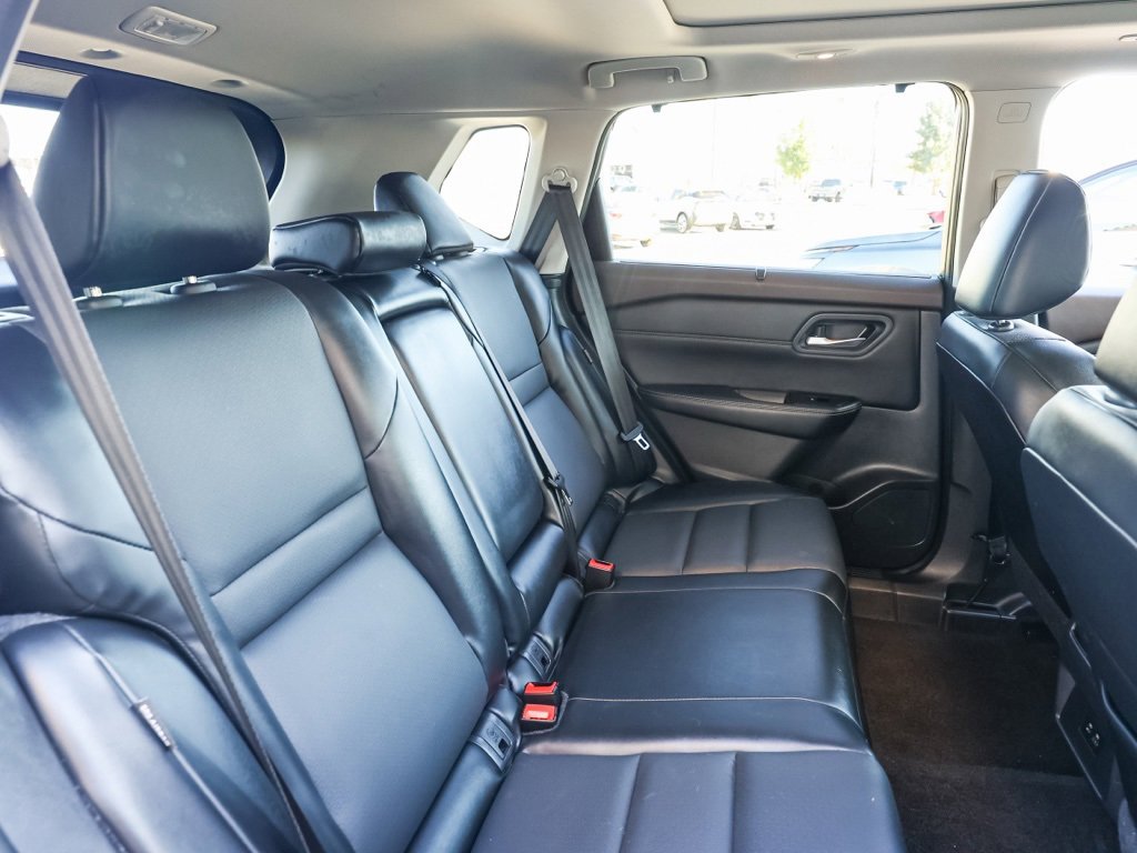 Used 2023 Nissan Rogue SV w/ SV Premium Package image 18