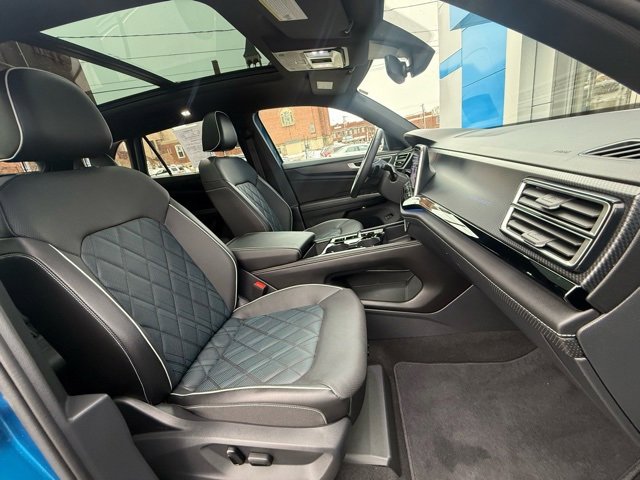 Used 2024 Volkswagen Atlas Cross Sport SEL Premium R-Line image 20