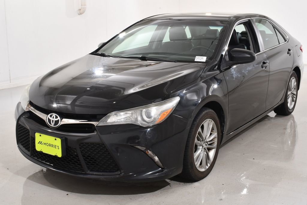 Used 2015 Toyota Camry SE FWD image 2