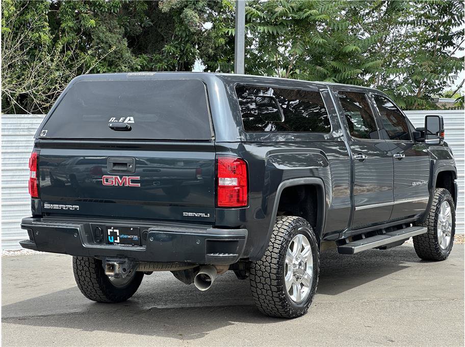 Used 2018 GMC Sierra 2500 Denali w/ Duramax Plus Package AWD/4WD image 10